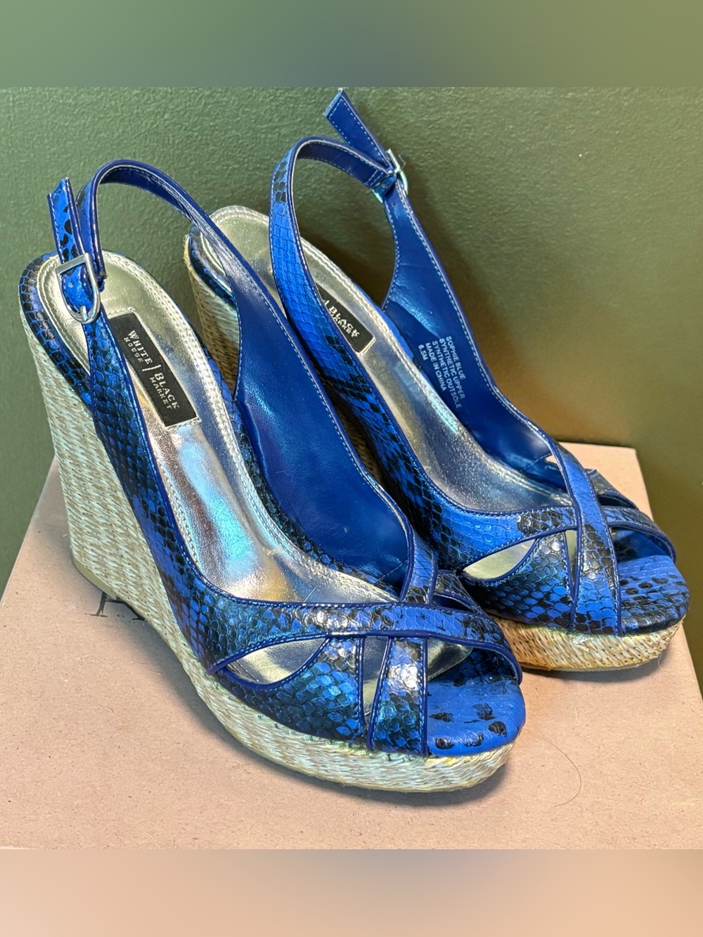 White House Black Market Blue Snakeskin Wedge Sandals Size 6.5